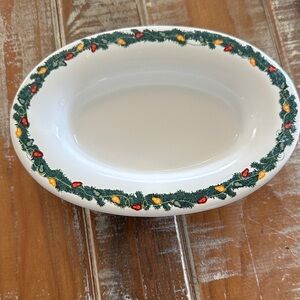 Vintage Bath & Body Works Holiday Oval Soap Dish with Green and Red Accents 7“